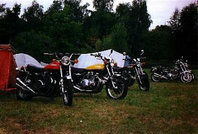 Friends + Bikes
(c) www.kawasaki-z.de