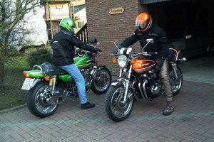 Friends + Bikes
(c) www.kawasaki-z.de