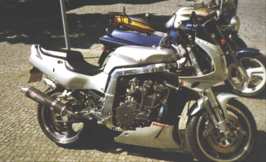 Friends + Bikes
(c) www.kawasaki-z.de