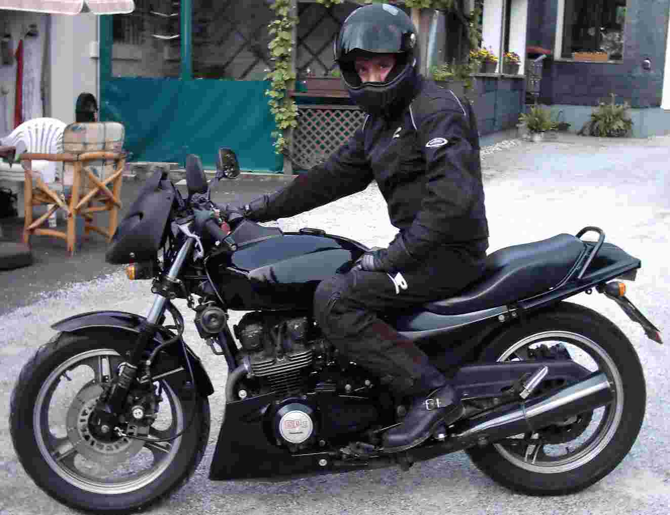 Friends + Bikes
(c) www.kawasaki-z.de