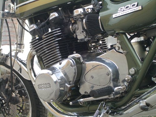 Friends + Bikes
(c) www.kawasaki-z.de