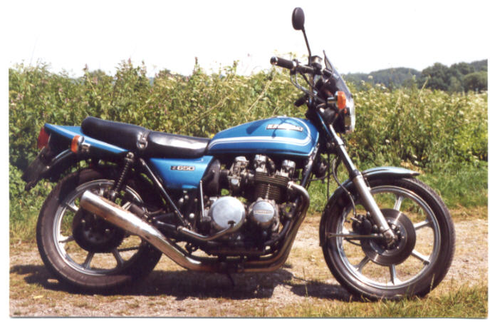 Friends + Bikes
(c) www.kawasaki-z.de