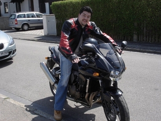 Friends + Bikes
(c) www.kawasaki-z.de