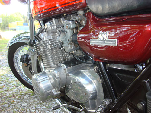 Friends + Bikes
(c) www.kawasaki-z.de