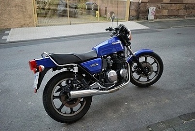 Friends + Bikes
(c) www.kawasaki-z.de