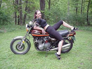 Thema: Bikes+Ladys
(c) www.kawasaki-z.de