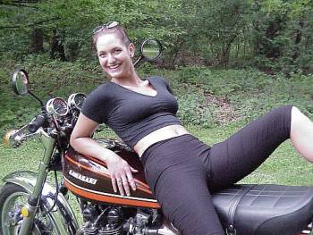 Thema: Bikes+Ladys
(c) www.kawasaki-z.de