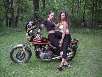 Thema: Bikes+Ladys
(c) www.kawasaki-z.de