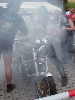 Thema: Burnouts
(c) www.kawasaki-z.de