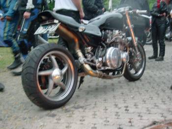 Thema: Rder & Schwingen
(c) www.kawasaki-z.de